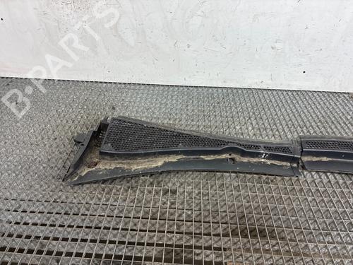 Griglia sotto parabrezza Griglia sotto parabrezza PEUGEOT 2008 I (CU_) 1.2 VTi (82 hp) 36474317 36474317
