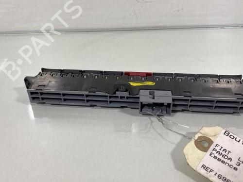 Used Warning switch Warning switch FIAT PANDA (312_, 319_) 1.2 (312PXA1A) (69 hp) 21958089 21958089