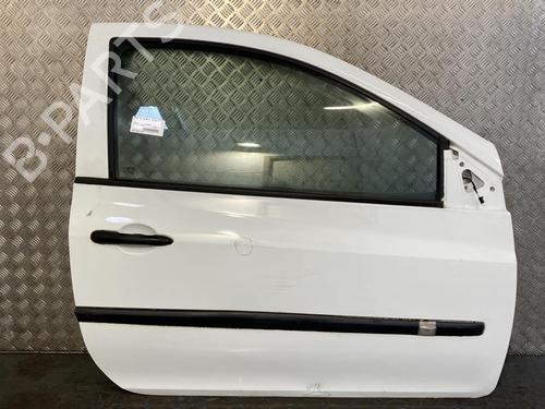 Used Right front door RENAULT CLIO III (BR0/1, CR0/1) 1.5 dCi (C/BR0G, C/BR1G) (68 hp) 21956649