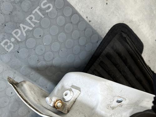 Used Left front door Left front door 32263945 32263945