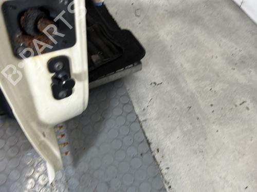 right-front-door-peugeot-1007-km_-2005-32263911 main image