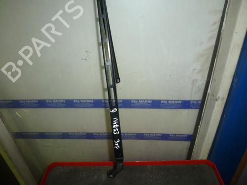 Used Front windshield wiper arm PEUGEOT 307 (3A/C) 1.6 HDi (90 hp) 20021013