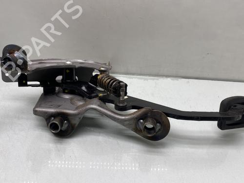 clutch-pedal-renault-captur-i-j5_-h5_-2013-31134638 main image