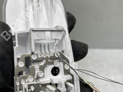 Used Interior roof light Interior roof light RENAULT MASTER III Platform/Chassis (EV, HV, UV) 2.3 dCi 145 FWD (EV0E, EV0F, HV0E, HV0F, UV0E, UV0F,... (146 hp) 22565271 22565271