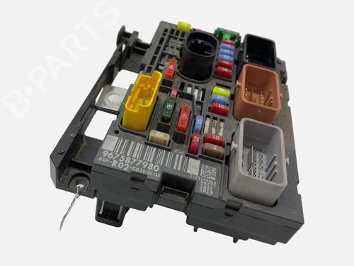 Sikringsdåse Sikringsdåse CITROËN C4 Picasso I MPV (UD_) 1.6 HDi 110 (112 hp) 39730327 39730327