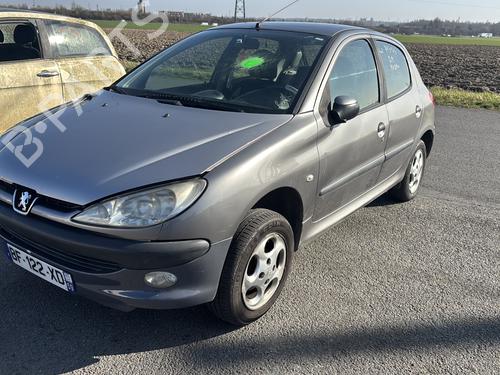 Brugte PEUGEOT 206 Hatchback (2A/C) 1.4 i (75 hp) 4240078