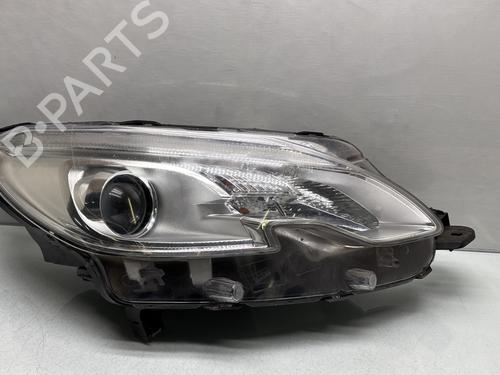 Used Right headlight Right headlight PEUGEOT 2008 I (CU_) 1.2 THP 110 / PureTech 110 (110 hp) 32230557 32230557