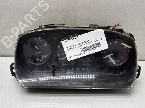 Used Instrument cluster DAIHATSU SIRION (M1) 1.0 i (M100) (58 hp) 28706914