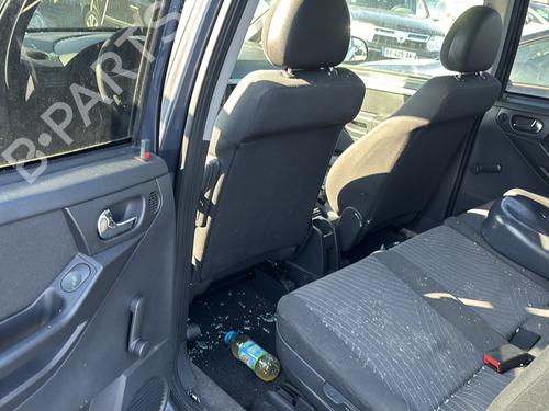 Front left quarter glass OPEL MERIVA A MPV (X03) 1.3 CDTI (E75) | BP31807330C111 