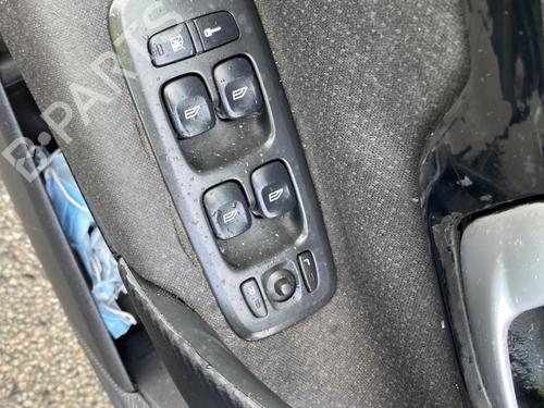 Left headlight VOLVO S60 I (384) 2.4 D | BP31880905C28