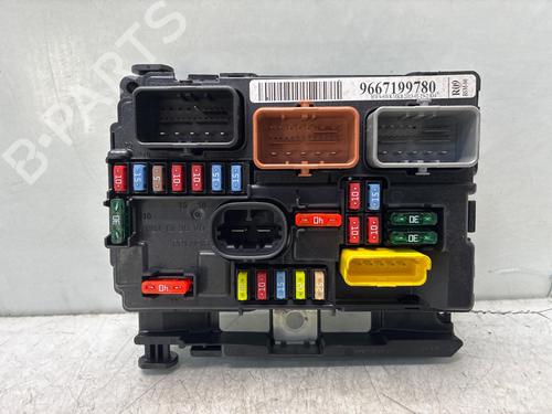 Used Fuse box Fuse box 36792469 36792469