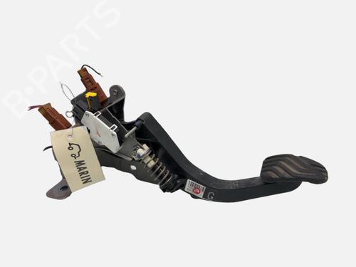 Used Clutch pedal Clutch pedal RENAULT KADJAR (HA_, HL_) 1.2 TCe 130 (HLMR) (130 hp) 40439031 40439031