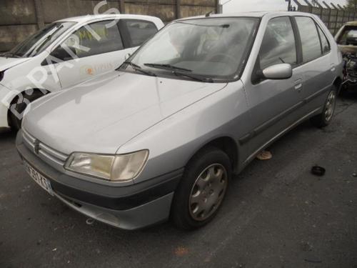 Grille PEUGEOT 306 Hatchback (7A, 7C, N3, N5)  | BP19985825C40 
