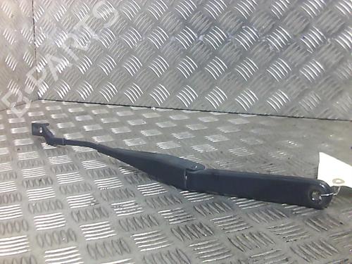 Used Front windshield wiper arm FORD FIESTA VI (CB1, CCN) [2008-2017]  20017242