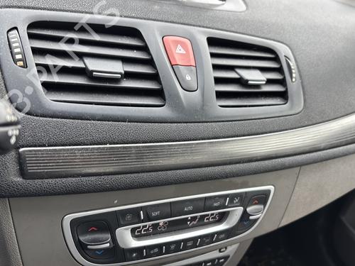 Fuse box RENAULT MEGANE III Hatchback (BZ0/1_, B3_) 1.5 dCi (BZ0C) | BP37452354E1 - Image 30