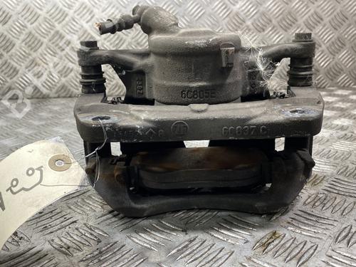 Used Left front brake caliper Left front brake caliper PEUGEOT 5008 II (MC_, MJ_, MR_, M4_) 1.2 THP (MRHNYH, MRHNYW, MRHNSJ, MRHNSU, MRHNSM) (131 hp) 28215690 28215690