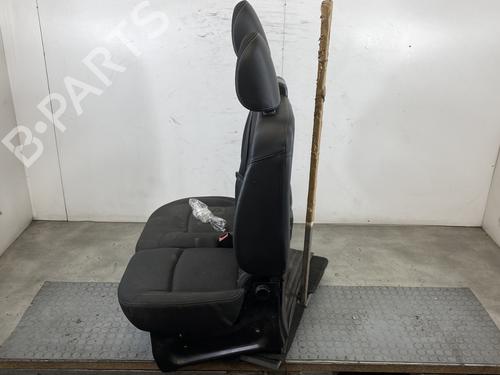 Right front seat RENAULT TRAFIC III Bus (JG_) 1.6 dCi 125 (JGMH) | BP31905944C16