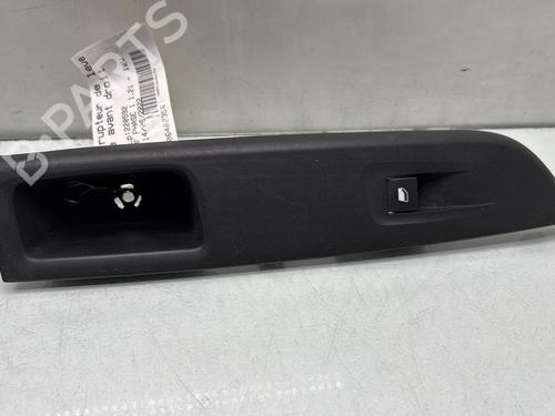 Used Right front window switch OPEL CORSA F (P2JO) 1.2 (68) (101 hp) 31354424