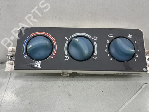 Used Climate control RENAULT TWINGO I (C06_) 1.2 (C066, C068) (58 hp) 31205394