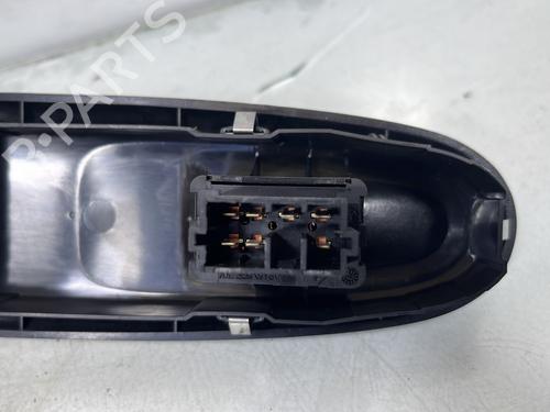 Used Right front window switch Right front window switch PEUGEOT 406 (8B) 2.0 HDI 110 (109 hp) 33805329 33805329