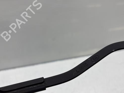 front-windshield-wiper-arm-kia-sorento-i-jc-2002-2003-2004-2005-2006-2007-2008-2009-2010-2011-30612341 main image
