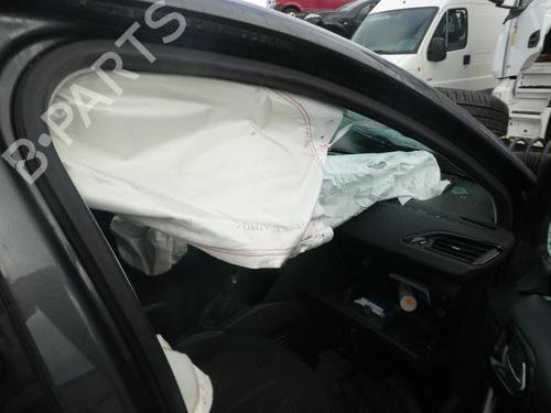 Brugte PEUGEOT 208 I (CA_, CC_) 1.6 HDi (92 hp) 4357601