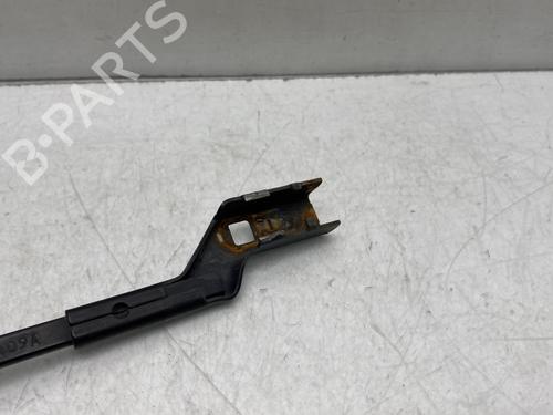 Used Front windshield wiper arm Front windshield wiper arm 24440260 24440260