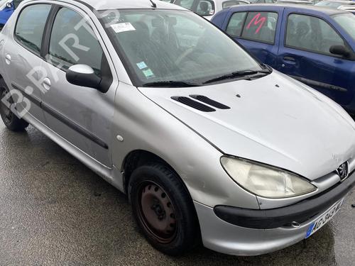 Fuse box PEUGEOT 206 Hatchback (2A/C) 1.4 HDi eco 70 | BP19966518E1 