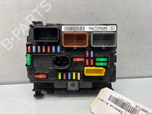 Fuse box CITROËN C3 II (SC_) 1.0 VTi 68 | BP38237426E1 - Image 2