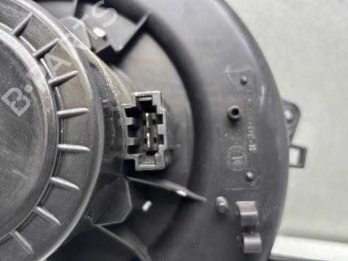Used Heater blower motor Heater blower motor VW POLO V (6R1, 6C1) 1.2 (70 hp) 33314377 33314377