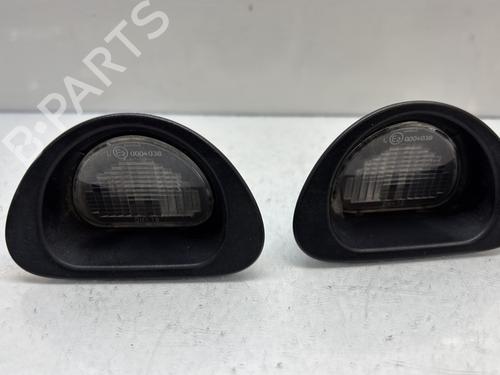 Éclairage de plaque d'immatriculation PEUGEOT 107 (PM_, PN_) 1.0 (68 hp) 32981175