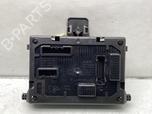 Used Fuse box RENAULT CLIO III (BR0/1, CR0/1) 1.5 dCi (BR17, CR17) (86 hp) 22314805