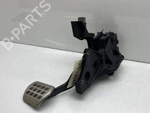 Used Break pedal RENAULT ARKANA I (LCM_, LDN_) 1.6 E-TECH 145 (LDMU) (143 hp) 25813921