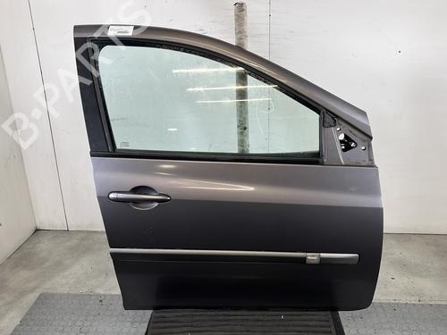 Used Right front door RENAULT CLIO III (BR0/1, CR0/1) 1.5 dCi (C/BR0G, C/BR1G) (68 hp) 31358844