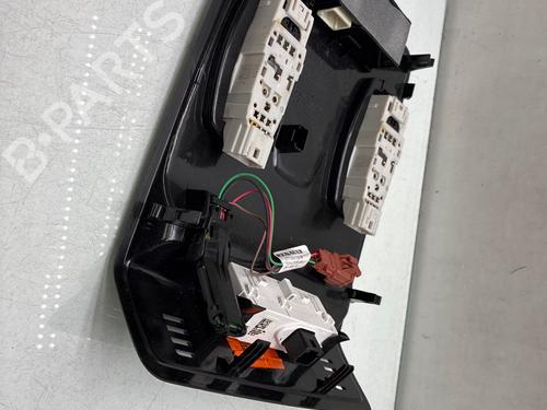 interior-roof-light-renault-clio-v-b7_-2019-38066720 main image