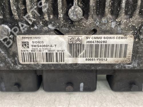 Used Engine control unit (ECU) Engine control unit (ECU) PEUGEOT 107 (PM_, PN_) 1.4 HDi (54 hp) 33948899 33948899