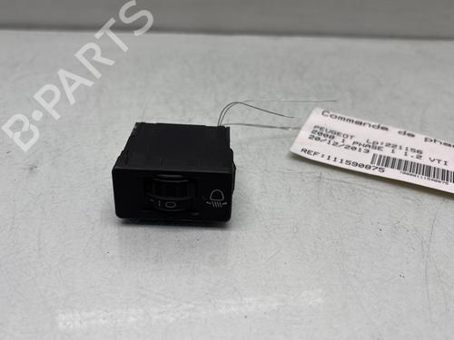 Used Headlight switch Headlight switch PEUGEOT 2008 I (CU_) 1.2 VTi (82 hp) 28611415 28611415