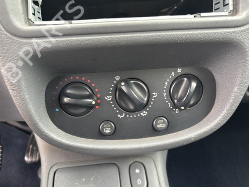 Grille RENAULT CLIO II Hatchback Van (SB0/1/2_) 1.9 D (SB0R) | BP30059766C40 