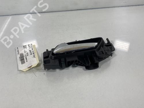 Used Front left interior door handle Front left interior door handle PEUGEOT 3008 II SUV (MC_, MR_, MJ_, M4_) 1.2 THP/ PureTech 130 (MRHNSM, MRHNSU, MRHNSJ, MRHNYW,... (131 hp) 19956260 19956260