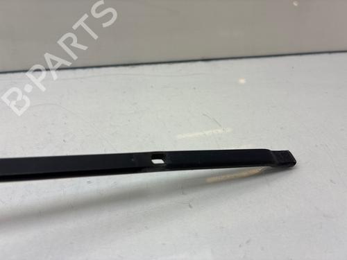 Used Front windshield wiper arm Front windshield wiper arm 36862911 36862911