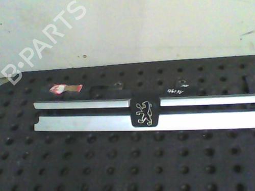 Used Grille PEUGEOT 306 Hatchback (7A, 7C, N3, N5) [1993-2003]  19985825