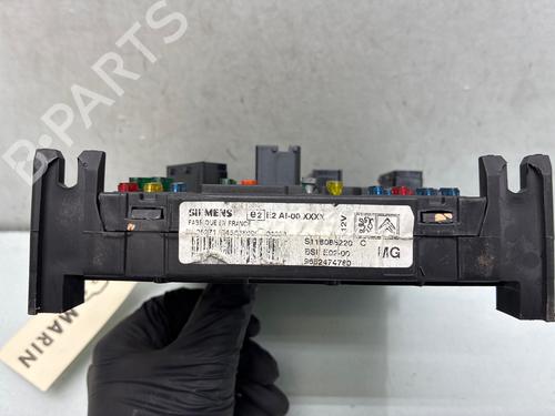 Used Fuse box Fuse box 38625778 38625778