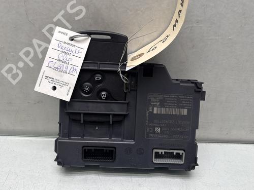 Used Card reader Card reader RENAULT CLIO IV (BH_) 1.2 TCe 120 (BHAU) (118 hp) 33427395 33427395