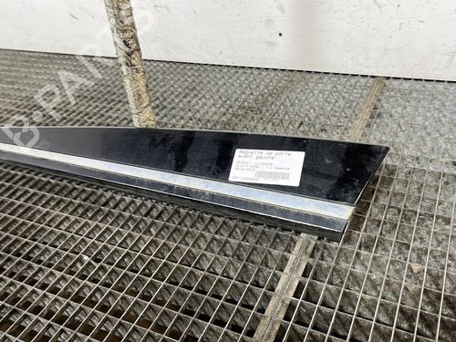 door-moulding-trim-renault-clio-iv-bh_-2012-2013-2014-2015-2016-2017-2018-2019-2020-2021-32063522 main image
