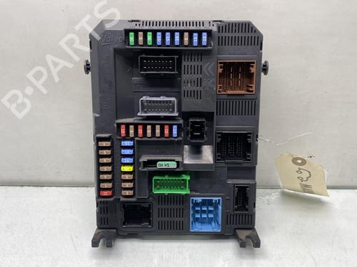 fuse-box-peugeot-308-ii-lb_-lp_-lw_-lh_-l3_-2013-2014-2015-2016-2017-2018-2019-2020-2021-31612930 main image