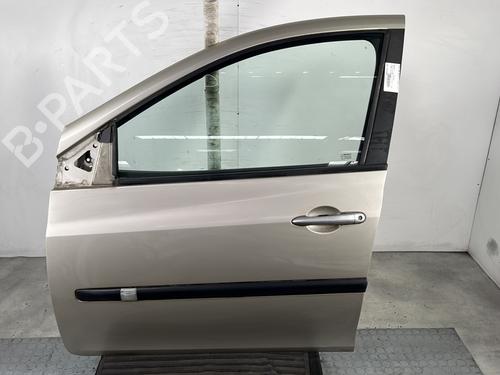Used Left front door RENAULT CLIO III (BR0/1, CR0/1) 1.5 dCi (BR17, CR17) (86 hp) 28496431