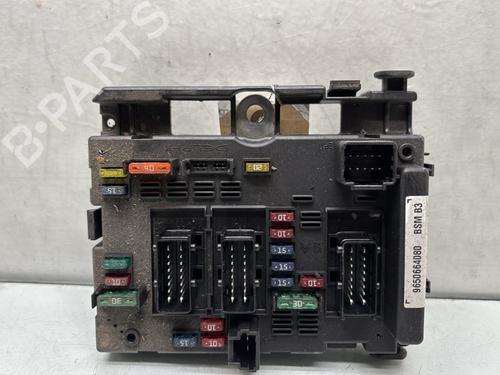 Sikringsdose CITROËN XSARA (N1) 1.6 16V (109 hp) 28704929