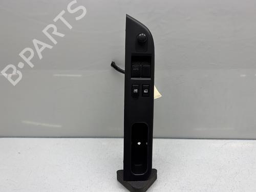 Raamschakelaar links voor SUZUKI SWIFT III (MZ, EZ) 1.3 (RS413, ZC11S) (92 hp) 30535641