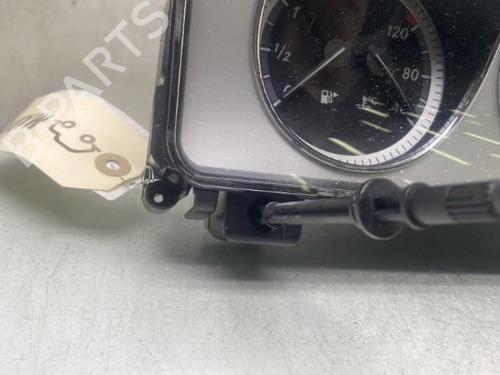 Used Instrument cluster Instrument cluster MERCEDES-BENZ C-CLASS (W204) C 180 CDI (204.000) (120 hp) 19988382 19988382