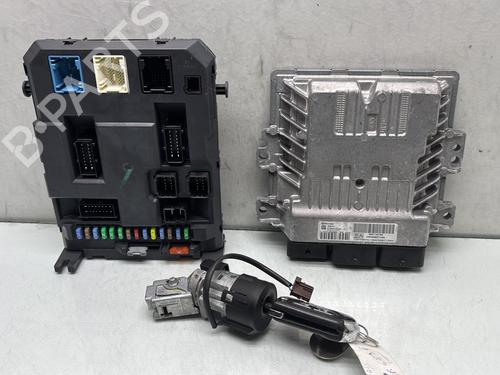Used Electronic module CITROËN DS3 (SA_) 1.6 HDi 110 (112 hp) 31602106